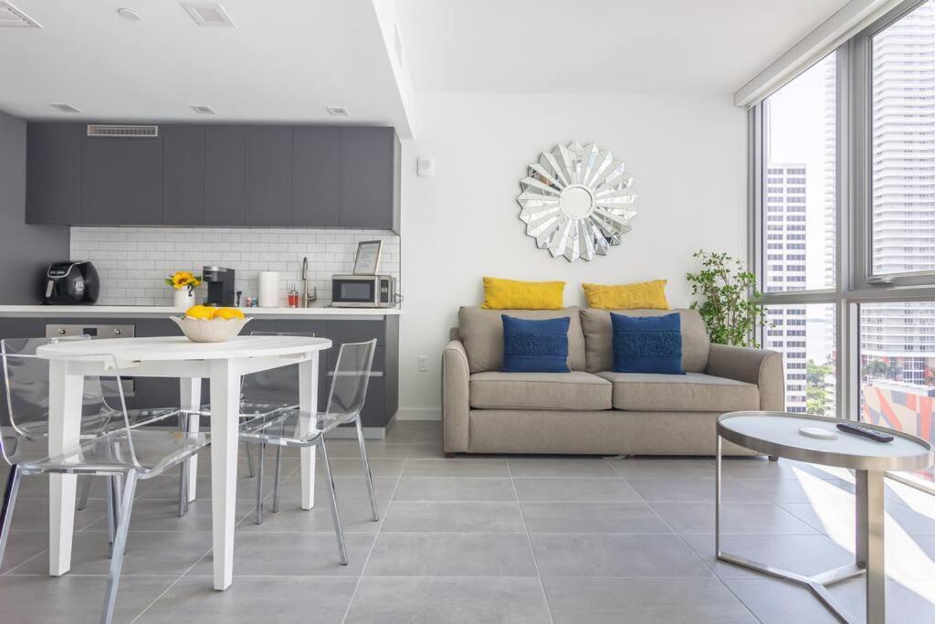Amazing Condo In Downtown Miami/Brickell W/Parking Exterior photo