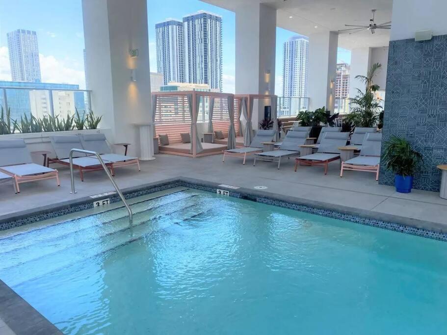 Amazing Condo In Downtown Miami/Brickell W/Parking Exterior photo